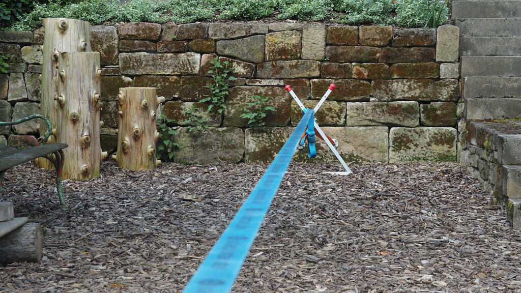 slack line in the garden