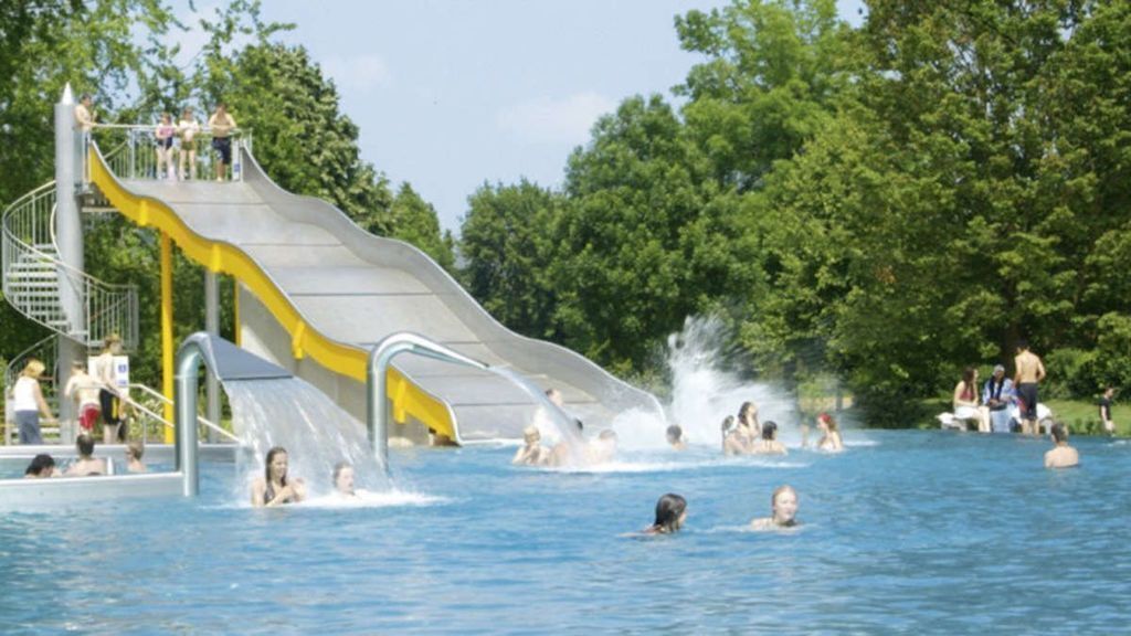 open air swimming pool - 10 minutes by bike