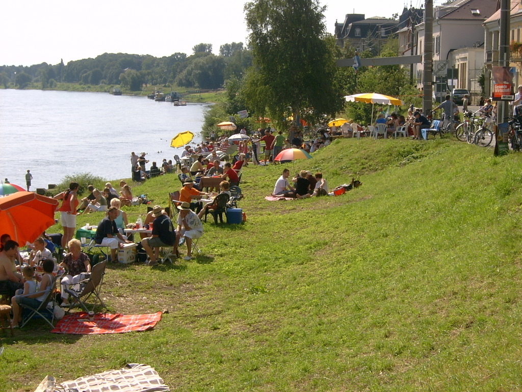 a nice tradition - summer brunch on the banks of the river in our borough