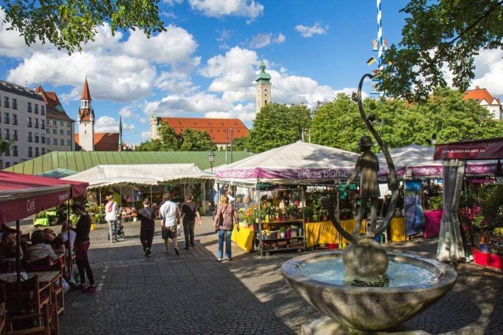 Viktualienmarkt, a gourmet market in the heart of Munich, 20 minutes by foot
