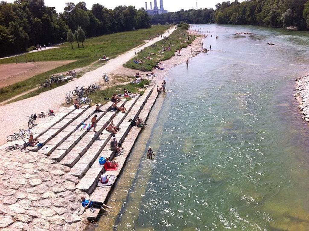 River Isar at Wittelsbacherbrücke, 30 min by foot or 10 min by bus