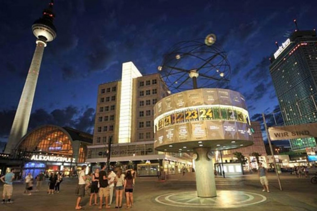The World Clock (German: Weltzeituhr) a central place in east Berlin (6 min. walk)