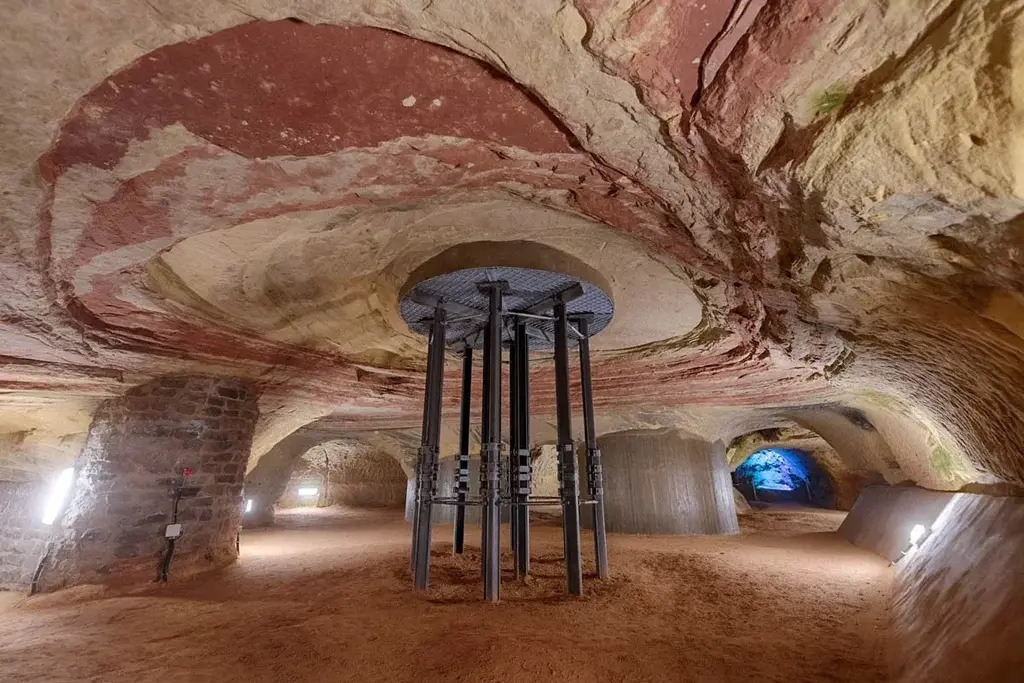 Sandsteinhöhle Homburg (www.homburger-schlossberghoehlen.de)