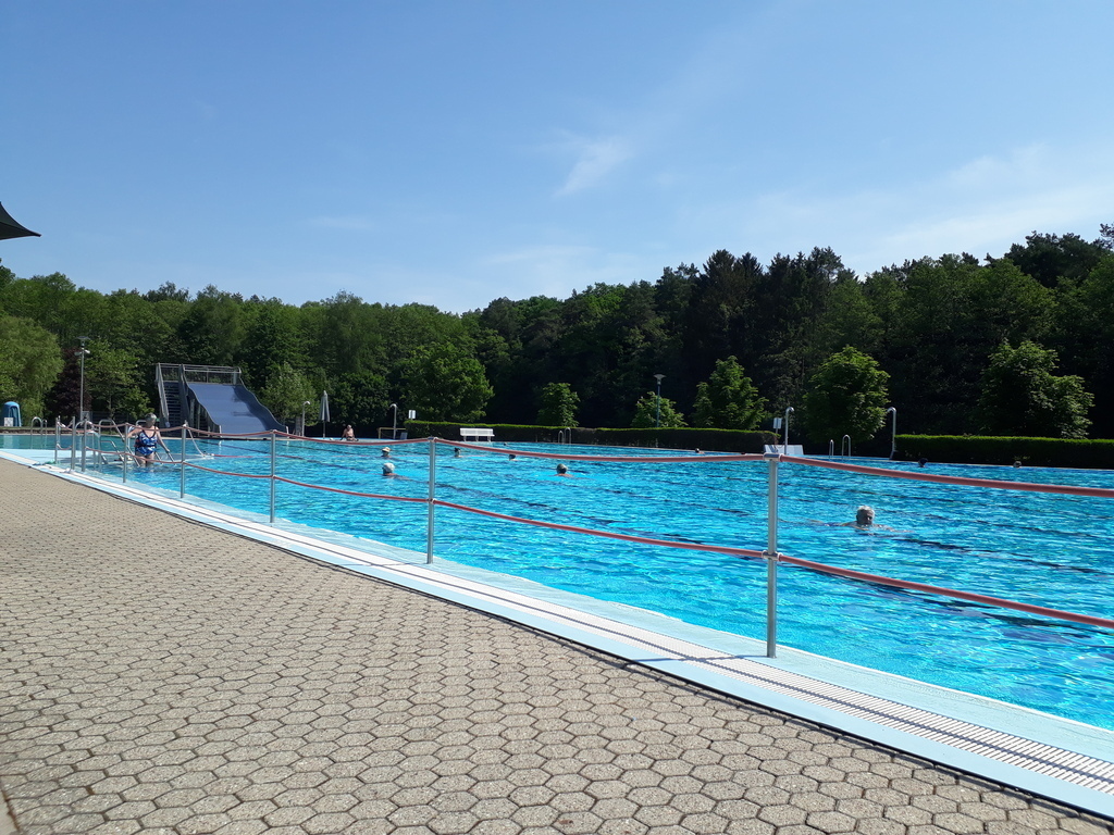 beheiztes Schwimmbad in fußläufiger Entfernung