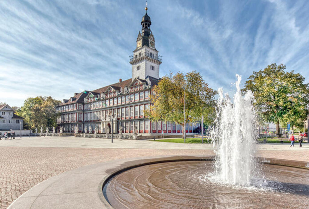 Palace in city center (10 min. walking)