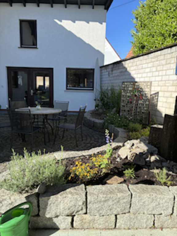 Garten hinterm Haus