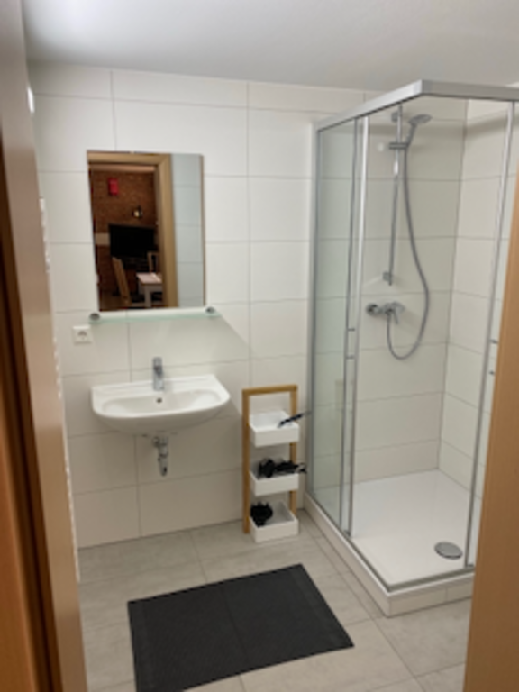Dusche/Toilette im Souterrain