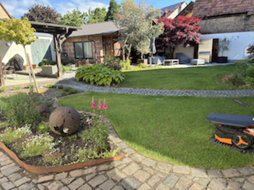 Garten hinterm Haus