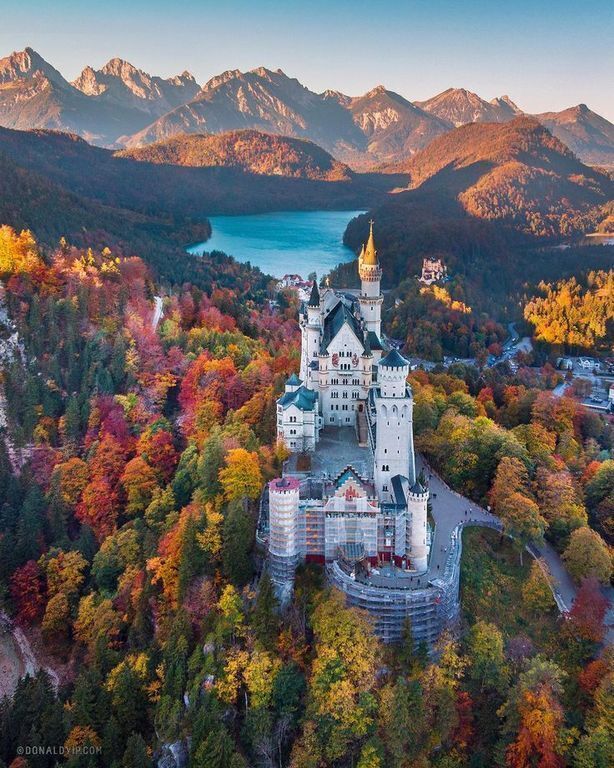Castle Neuschwanstein Füssen 45 min away