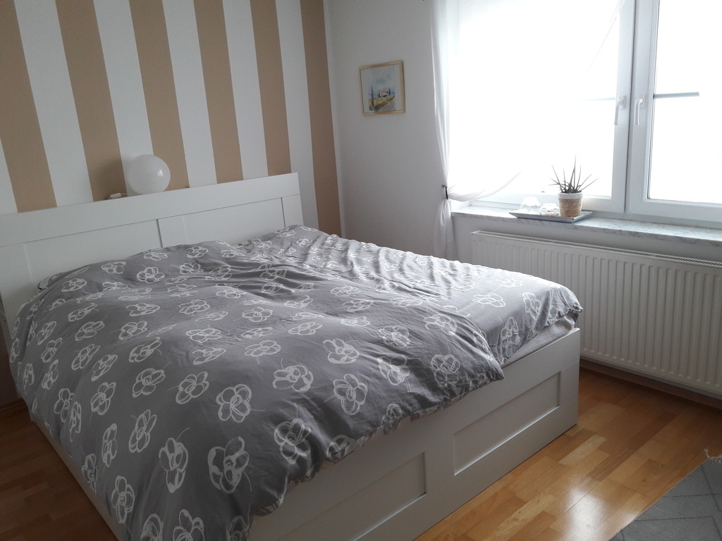 bed with two separate mattresses