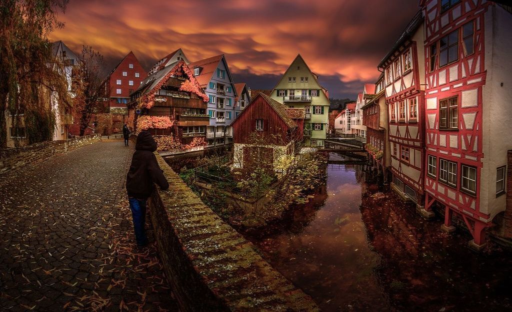 Fischerviertel Ulm 40 min away