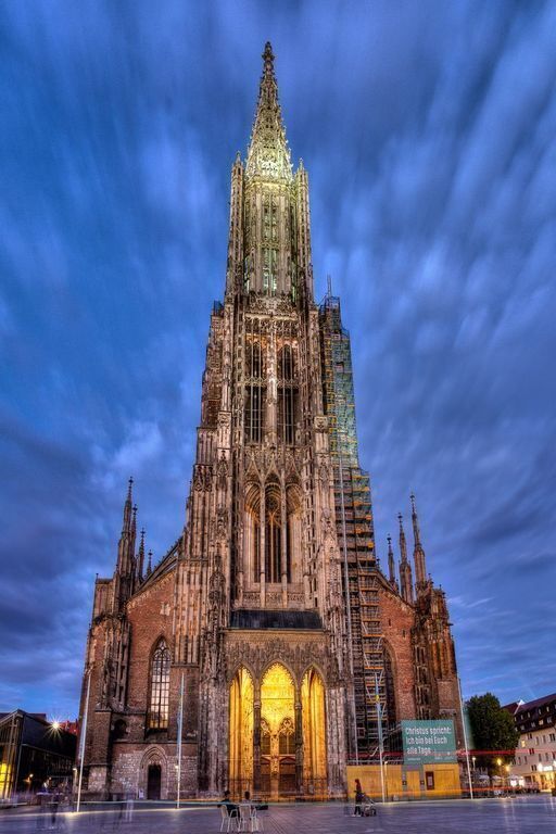 Ulmer Münster 45 min away