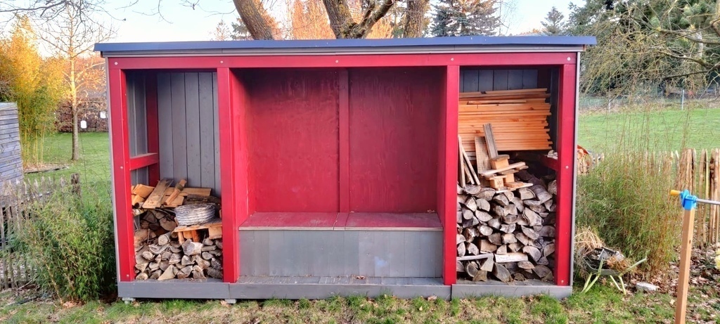 Holzunterstand Winter