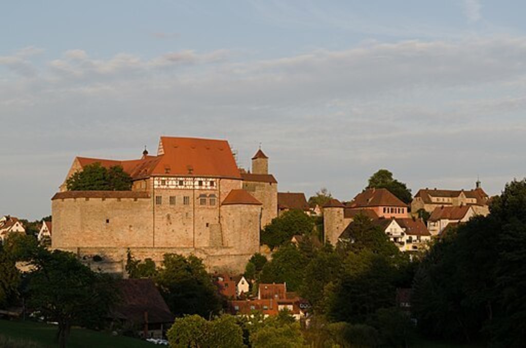 Cadolzburg Castle; Tilman2007, CC BY-SA 3.0 <https://creativecommons.org/licenses/by-sa/3.0>, via Wikimedia Commons