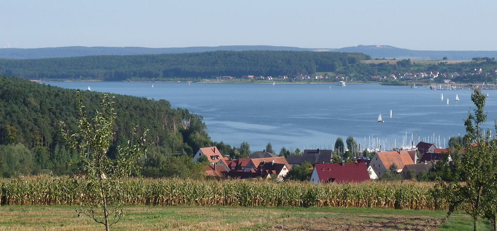 Franconian Lake District; User: Pedelecs at  wikivoyage shared, CC BY-SA 3.0 <https://creativecommons.org/licenses/by-sa/3.0>, v