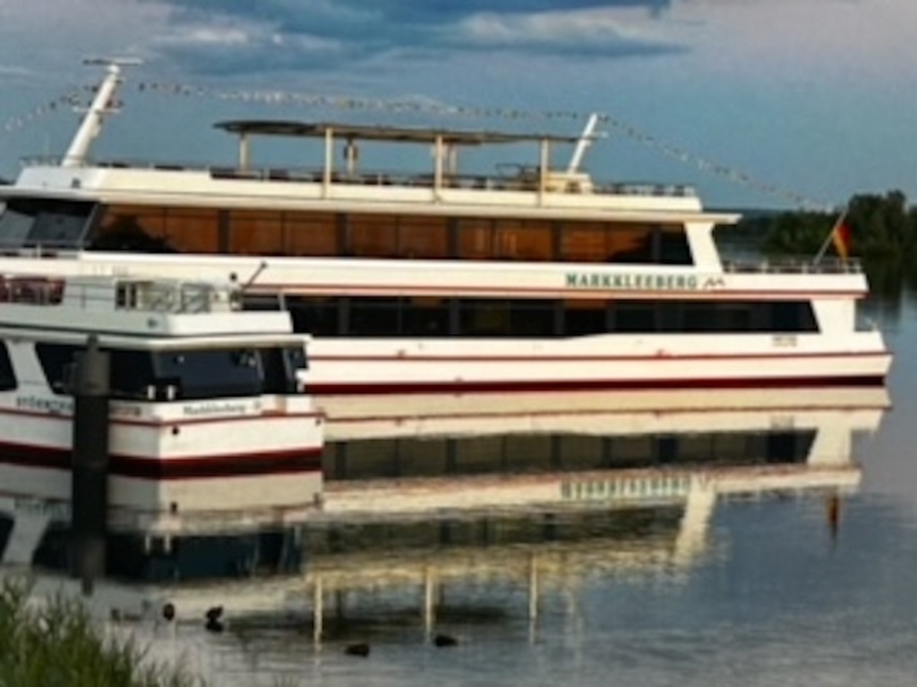 Ausflugsschiff "Markkleeberg" / pleasure boat "Markkleeberg"