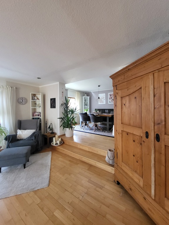 Wohnzimmer Leseecke mit Blick ins Esszimmer
