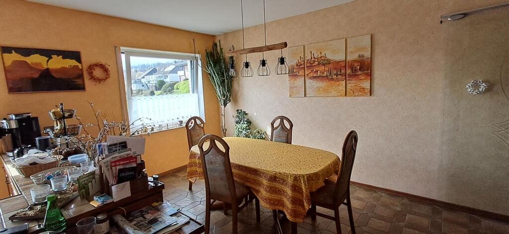 Essbereich mit offener Küche