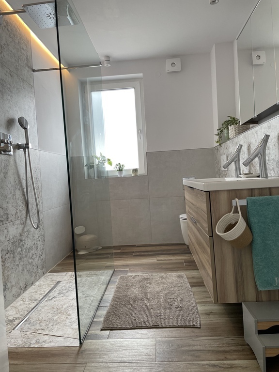 Bathroom 2 with shower Penthouse 