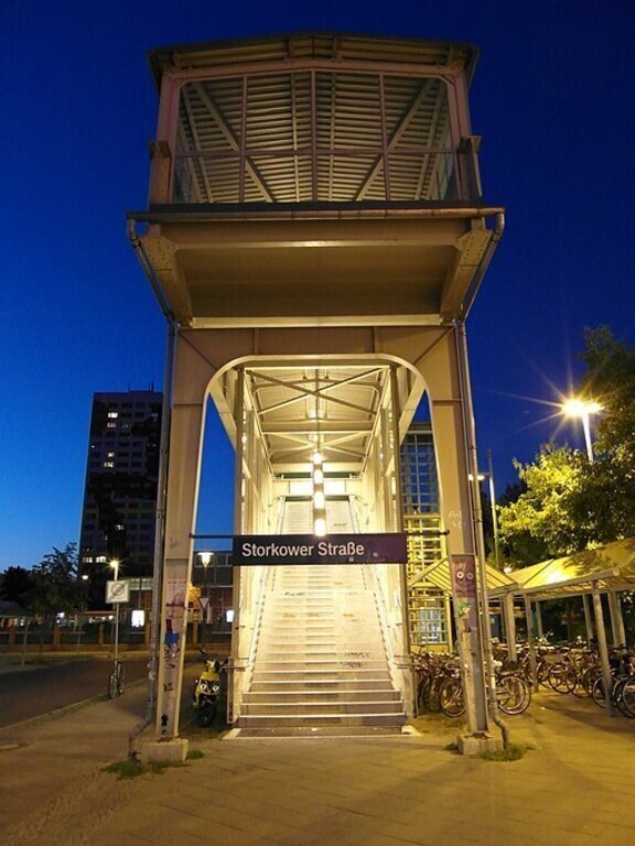 S-Bahn to Airport and Ring IngolfBLN, CC BY-SA 2.0 <https://creativecommons.org/licenses/by-sa/2.0>