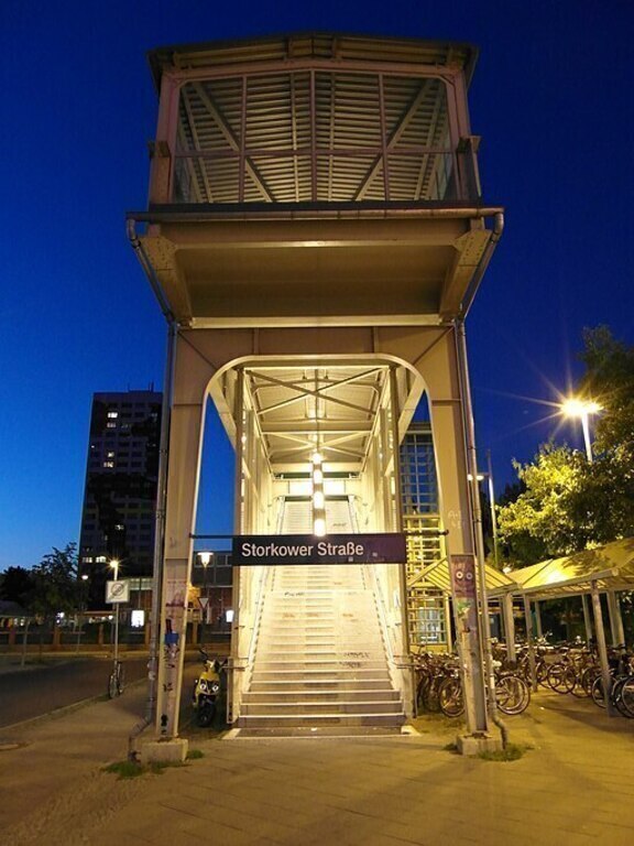 S-Bahn to Airport and Ring IngolfBLN, CC BY-SA 2.0 <https://creativecommons.org/licenses/by-sa/2.0>