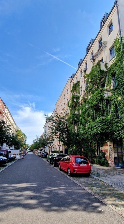 Our road leads to Forkenbeck Park, behind which is the S-Bahn station