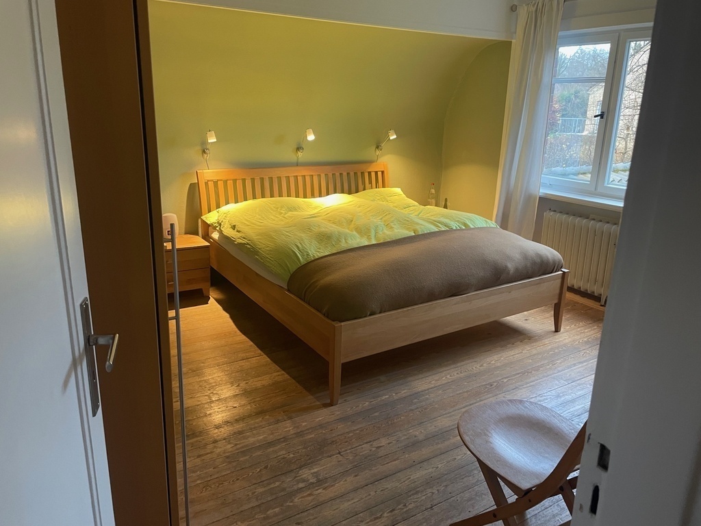 Schlafzimmer mit Doppelbett 180x200