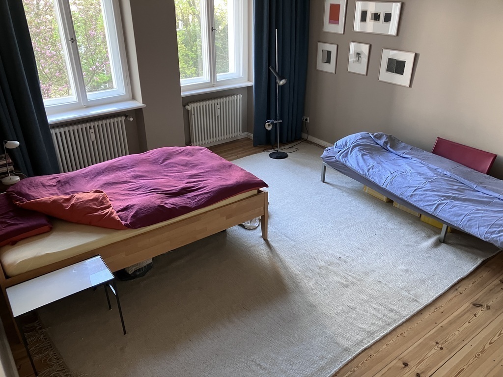 Schlafzimmer 2 / Bedroom 2