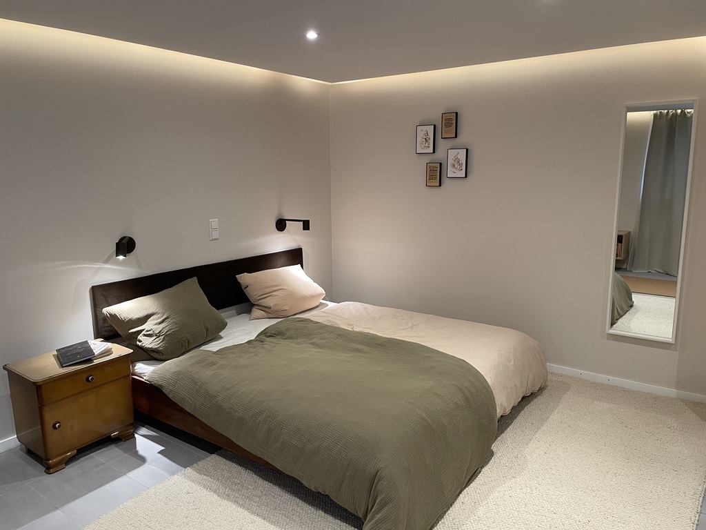 Master Bedroom (Souterrain)