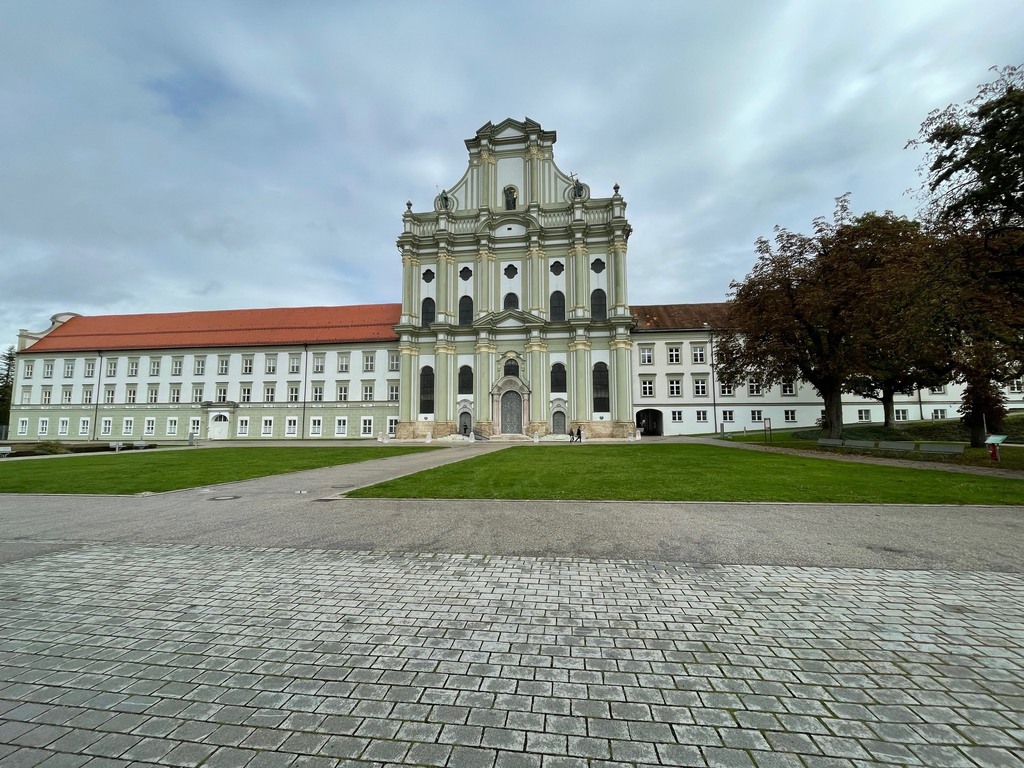 Kloster Fürstenfeld mit einer der bedeutensten Kirchen des süddeutschen Barock