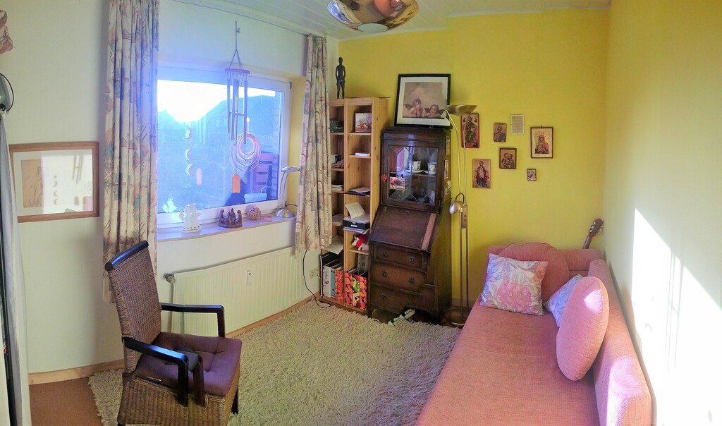 2nd bedroom