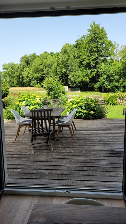 Essplatz auf der Terrasse