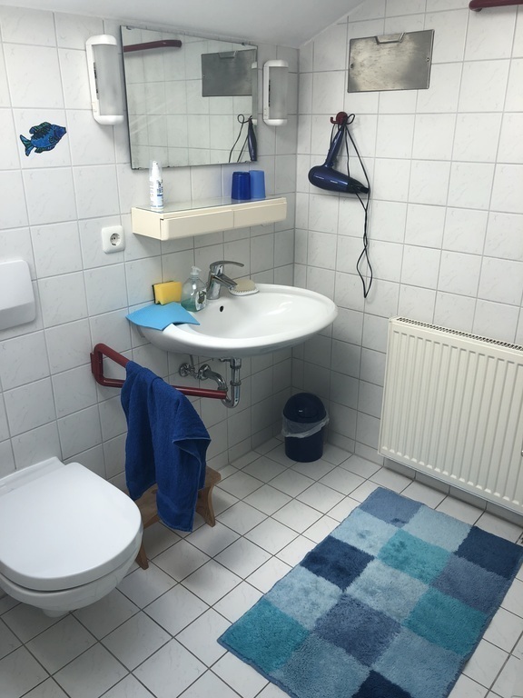 Badezimmer Obergeschoss / bathroom upstairs