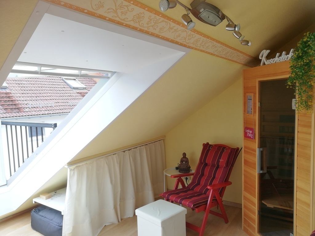 Kleiner Dachbalkon. Cabriofenster.