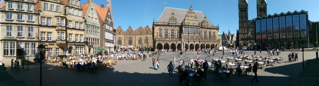 Marketplace with townhall, Roland statue, cathedral and Bremen parliament
