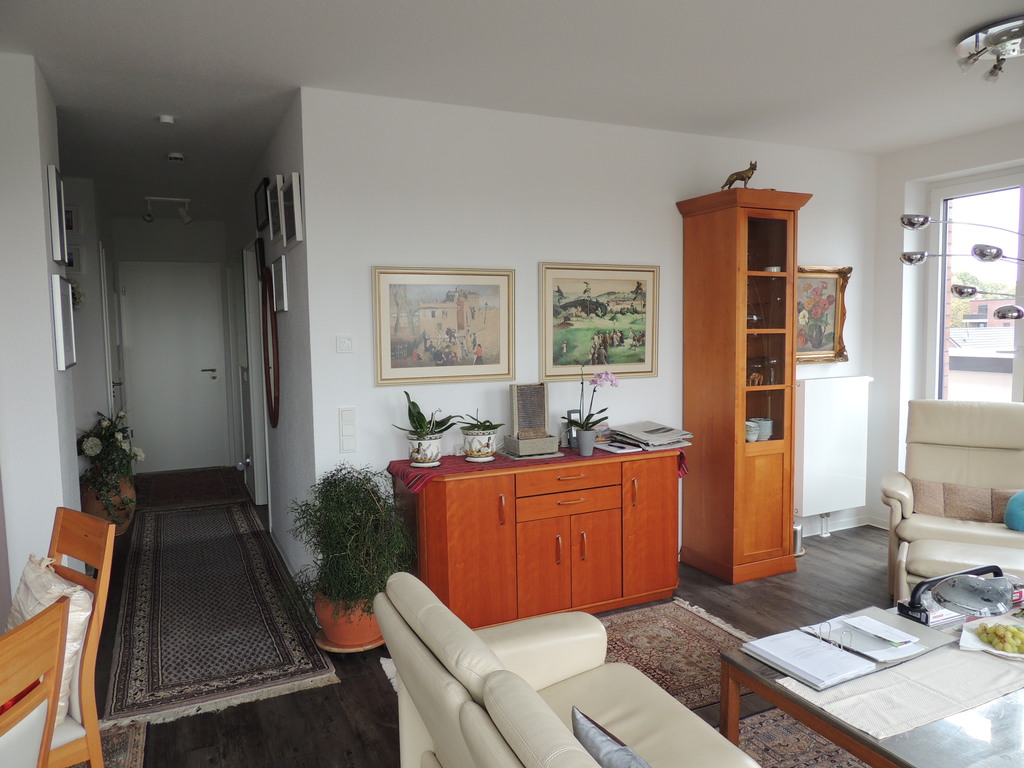 Living room towards entrance