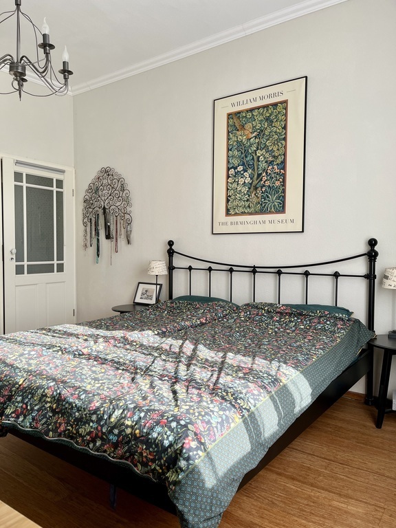 bedroom #1 with a 180 x 200 cm bed