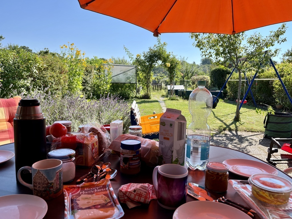 breakfast at the allotment garden