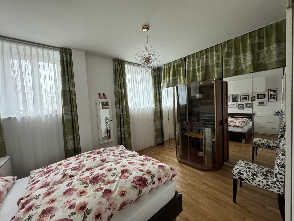 Bedroom with Infrarot Cabin