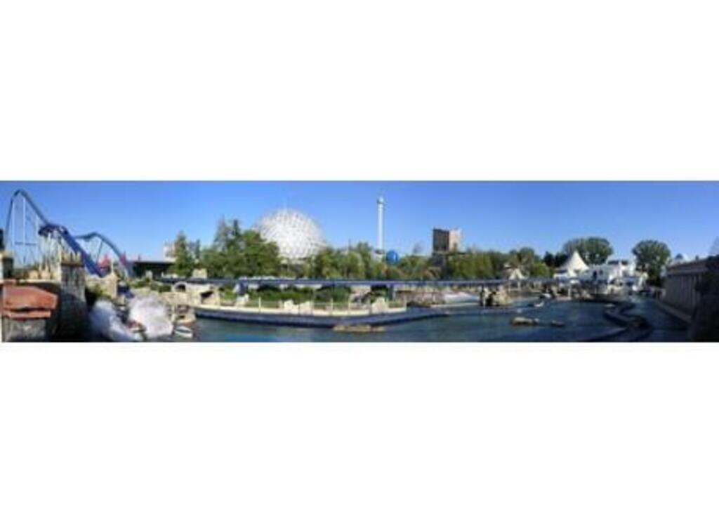 Europapark in 40 km [http://upload.wikimedia.org/wikipedia/commons/d/dd/Europapark_PanoPoseidon.jpg]