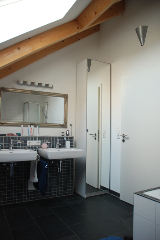 bathroom upper floor