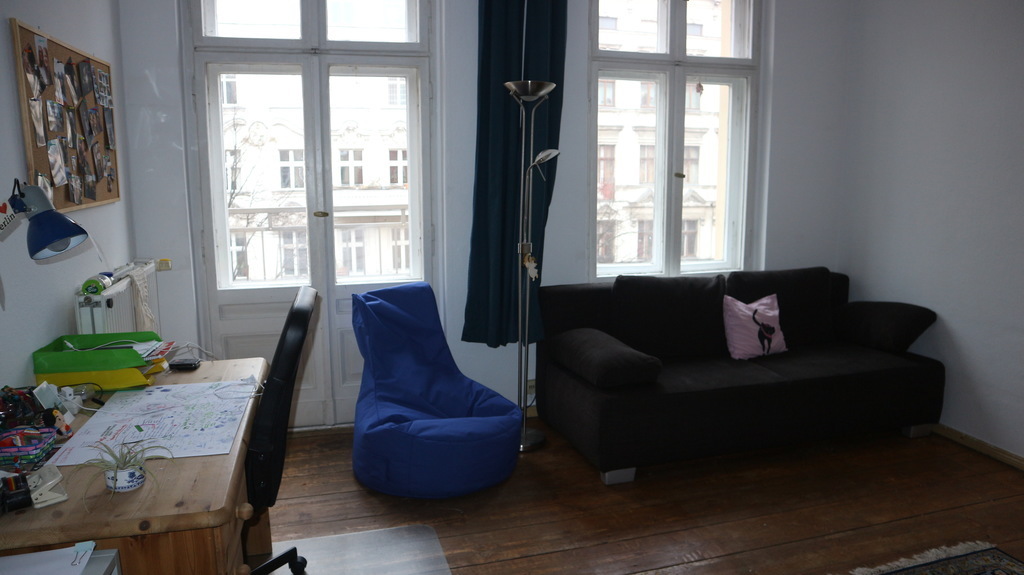 Emilie's room with an extra sofa, convertible for 2 adults