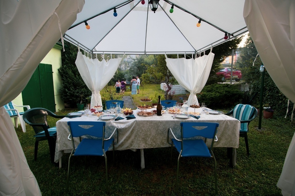 the garden, inside the gazebo