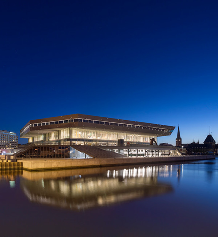 Bibliothèque et Médiatheque dans le centrre de la ville
