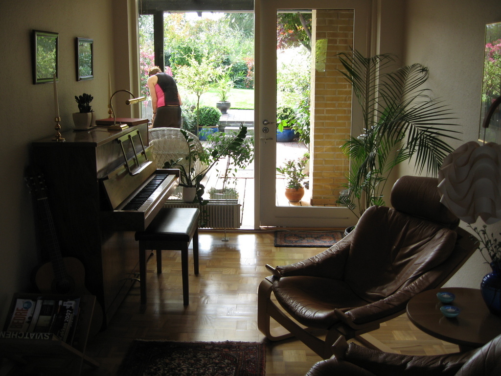Piano and relax room 