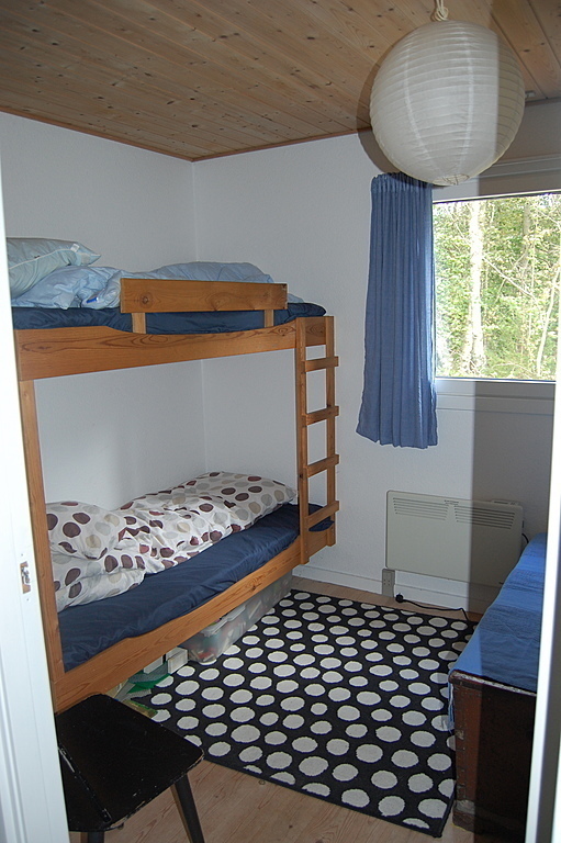 Summer cottage -bunk beds, Lego and games