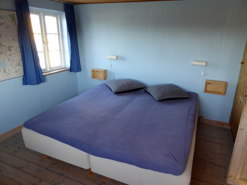 Bedroom to the canal