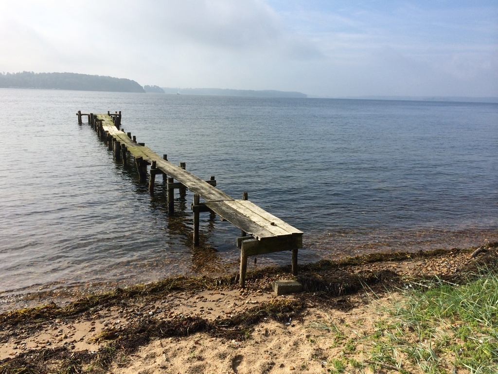 Go bathing or fishing at the beach