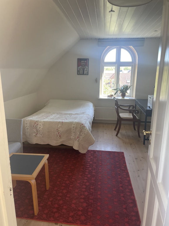 Nr. 2. Bedroom upstairs with bedside 140x200