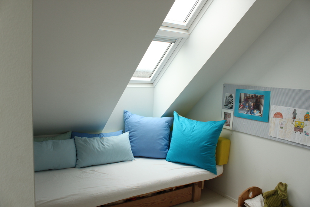 Office upstairs with extra small bed (bed 0,70)